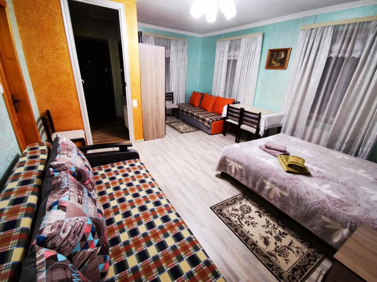 Міні Квартал Hotel Yahotyn Exterior foto